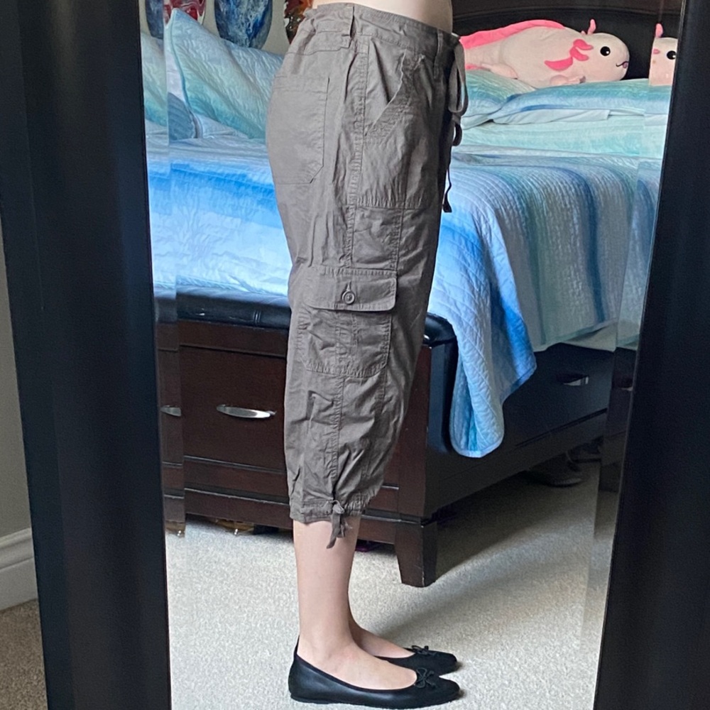 Y2K St. John's Bay Size 12 Charcoal Gray Dark Green Capri Cargo Everyday Pants - Picture 3 of 6